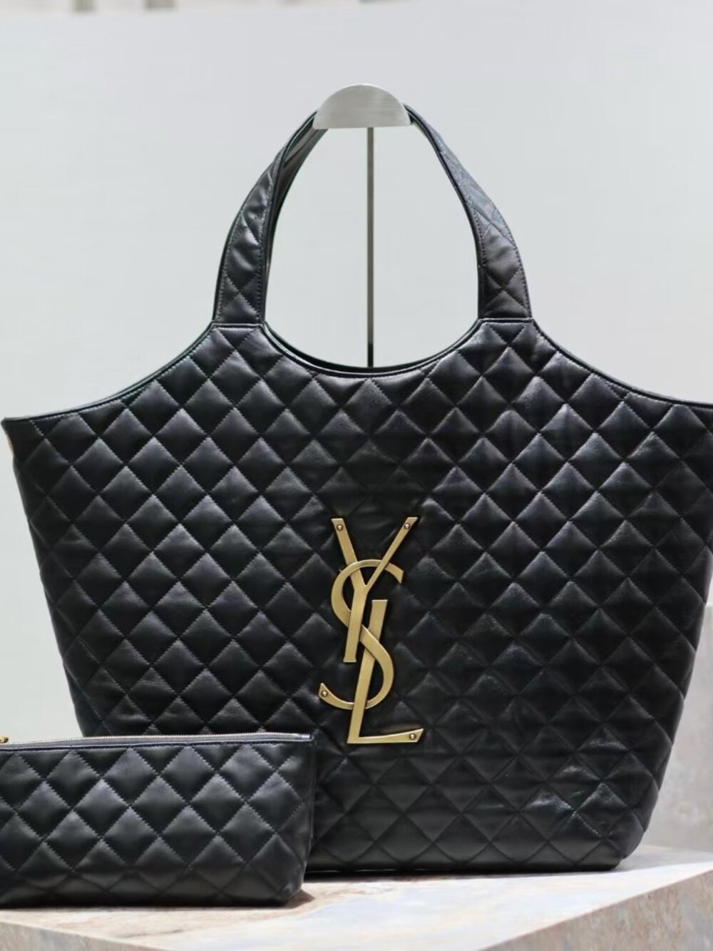 Yves Saint Laurent Tote Bags